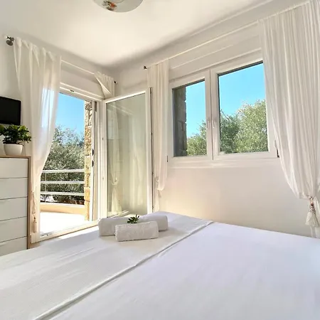 Salty Olive Villa, #feelslikehome Vila